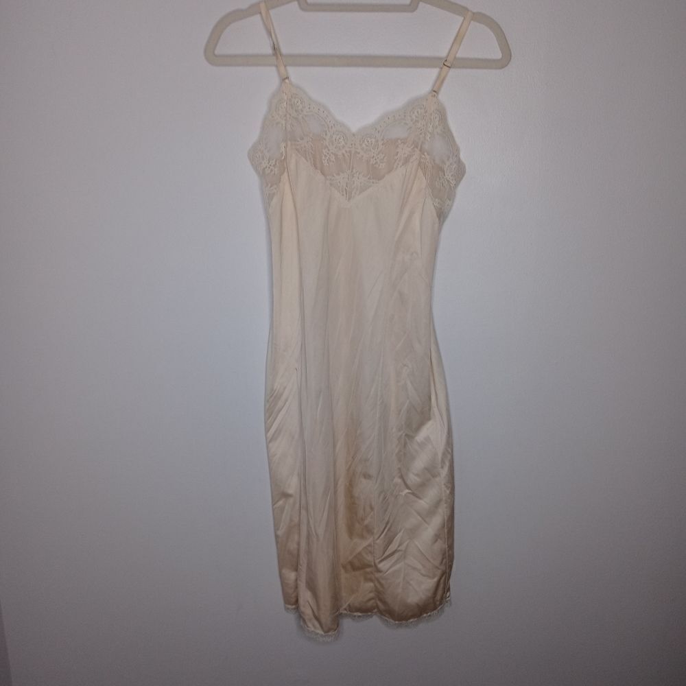Vintage wonder maid nightgown